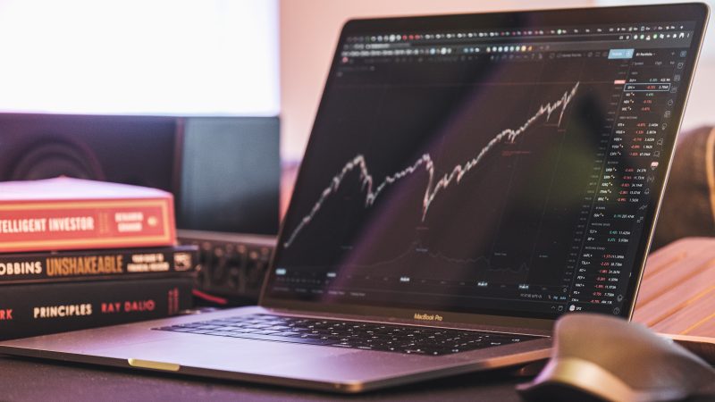 Which type of analysis is best for stock market?
